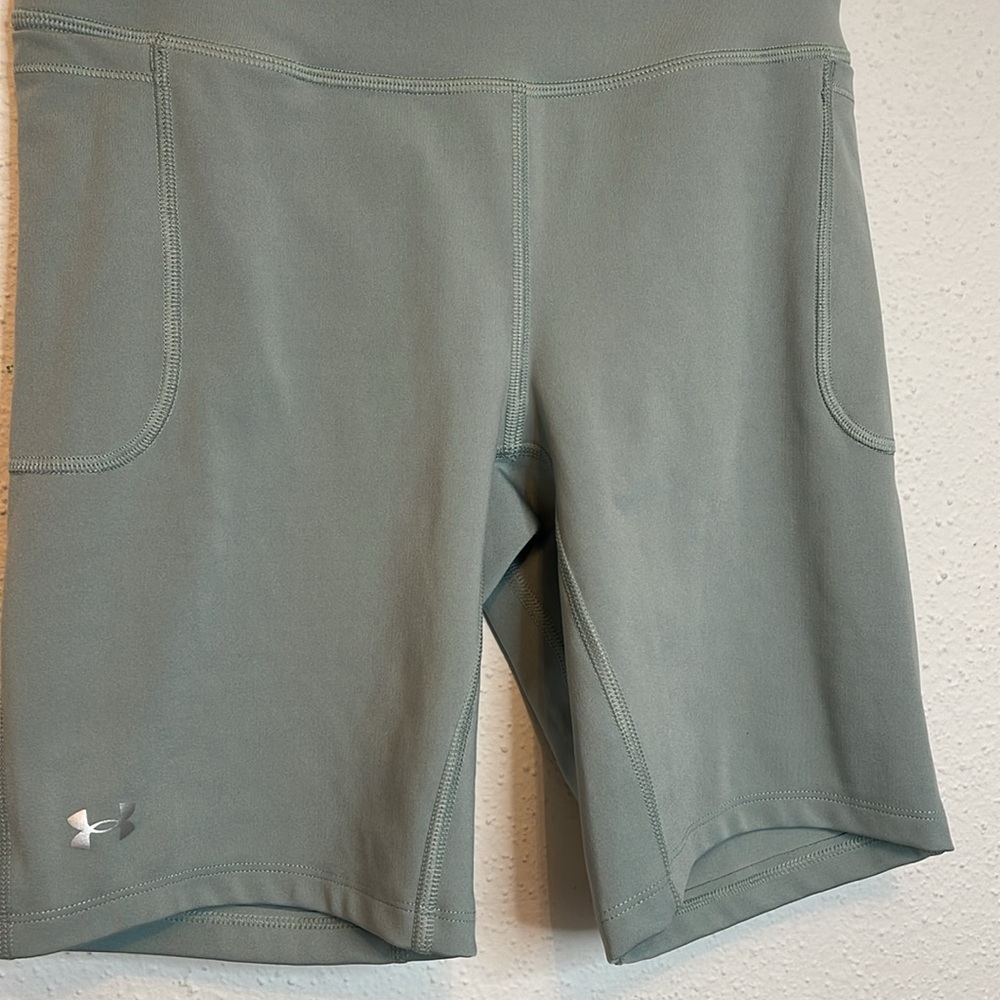 Under Armour Biker Shorts Sage Green Size Medium - Picture 2 of 6